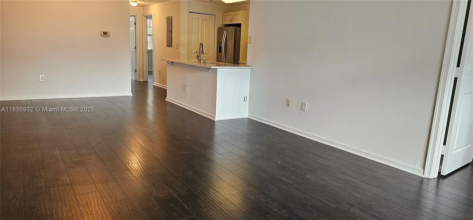 Active With Contract: $2,750 (3 beds, 2 baths, 1315 Square Feet)