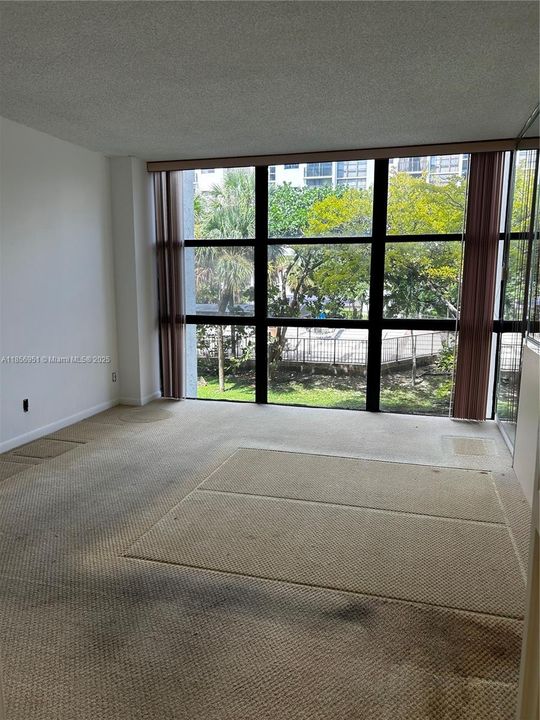 En Venta: $310,000 (2 camas, 2 baños, 988 Pies cuadrados)