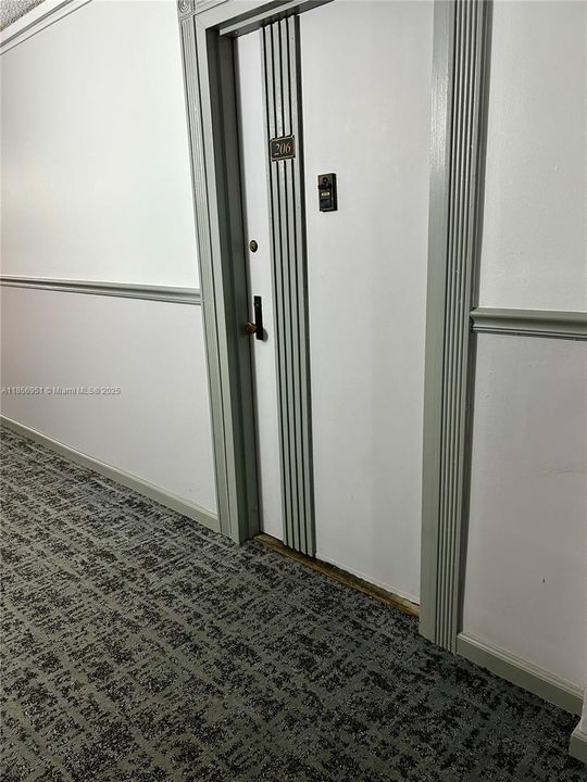 En Venta: $310,000 (2 camas, 2 baños, 988 Pies cuadrados)