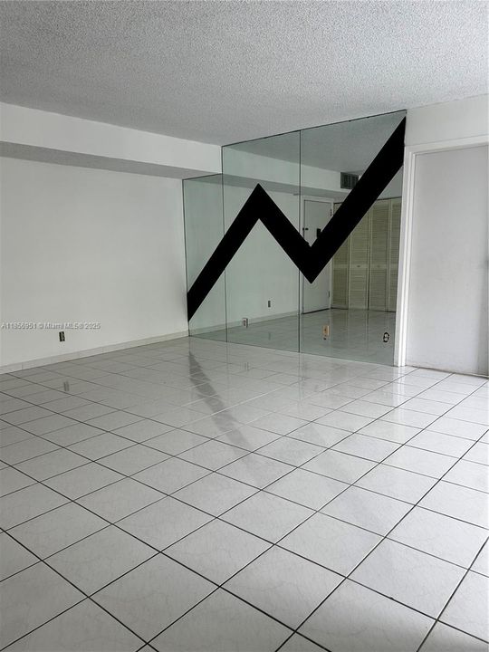 En Venta: $310,000 (2 camas, 2 baños, 988 Pies cuadrados)