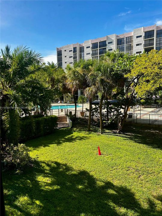 En Venta: $310,000 (2 camas, 2 baños, 988 Pies cuadrados)