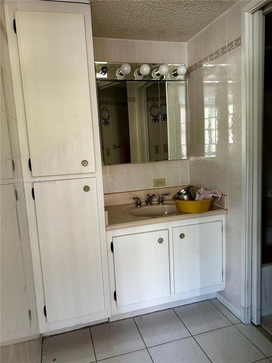 En Venta: $310,000 (2 camas, 2 baños, 988 Pies cuadrados)