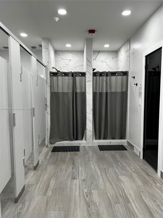 En Venta: $310,000 (2 camas, 2 baños, 988 Pies cuadrados)