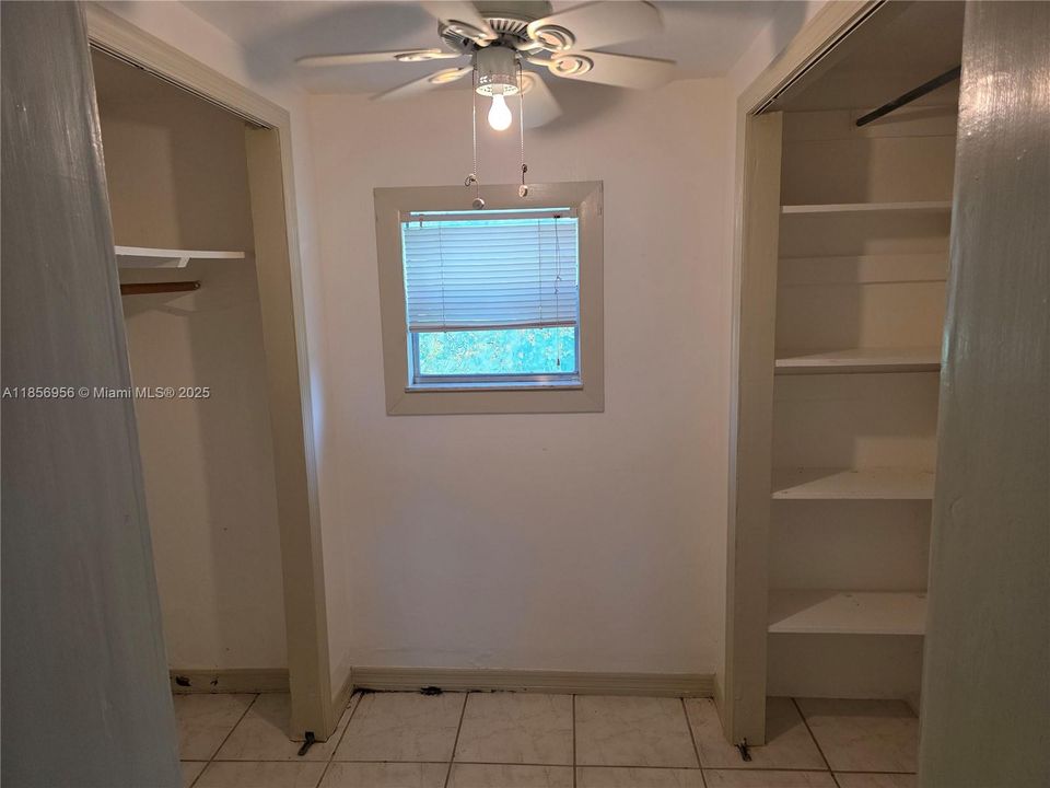 出租: $1,600 (1 贝兹, 1 浴室, 0 平方英尺)