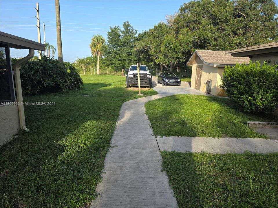 出租: $1,600 (1 贝兹, 1 浴室, 0 平方英尺)