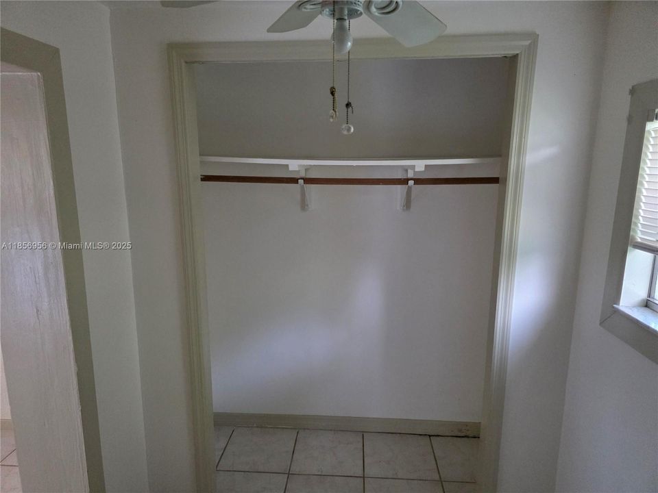 出租: $1,600 (1 贝兹, 1 浴室, 0 平方英尺)