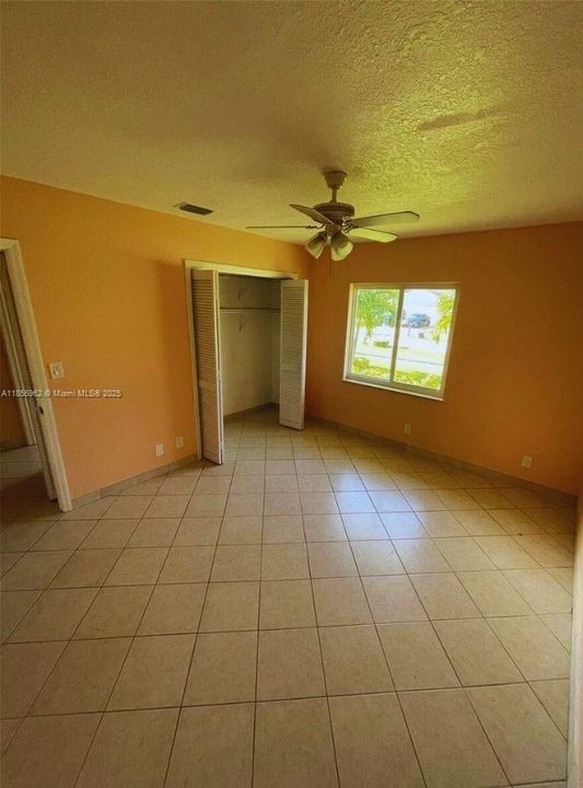 Recently Rented: $2,950 (3 beds, 2 baths, 1570 Square Feet)