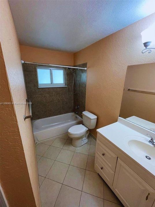 Recently Rented: $2,950 (3 beds, 2 baths, 1570 Square Feet)