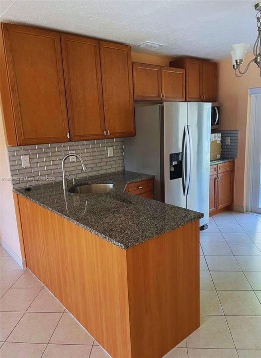 Recently Rented: $2,950 (3 beds, 2 baths, 1570 Square Feet)