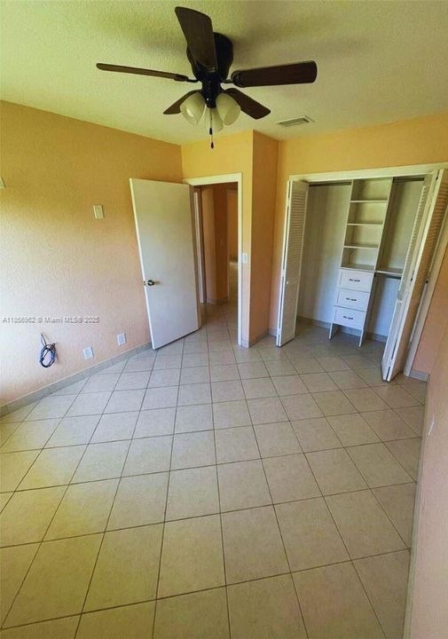 Recently Rented: $2,950 (3 beds, 2 baths, 1570 Square Feet)