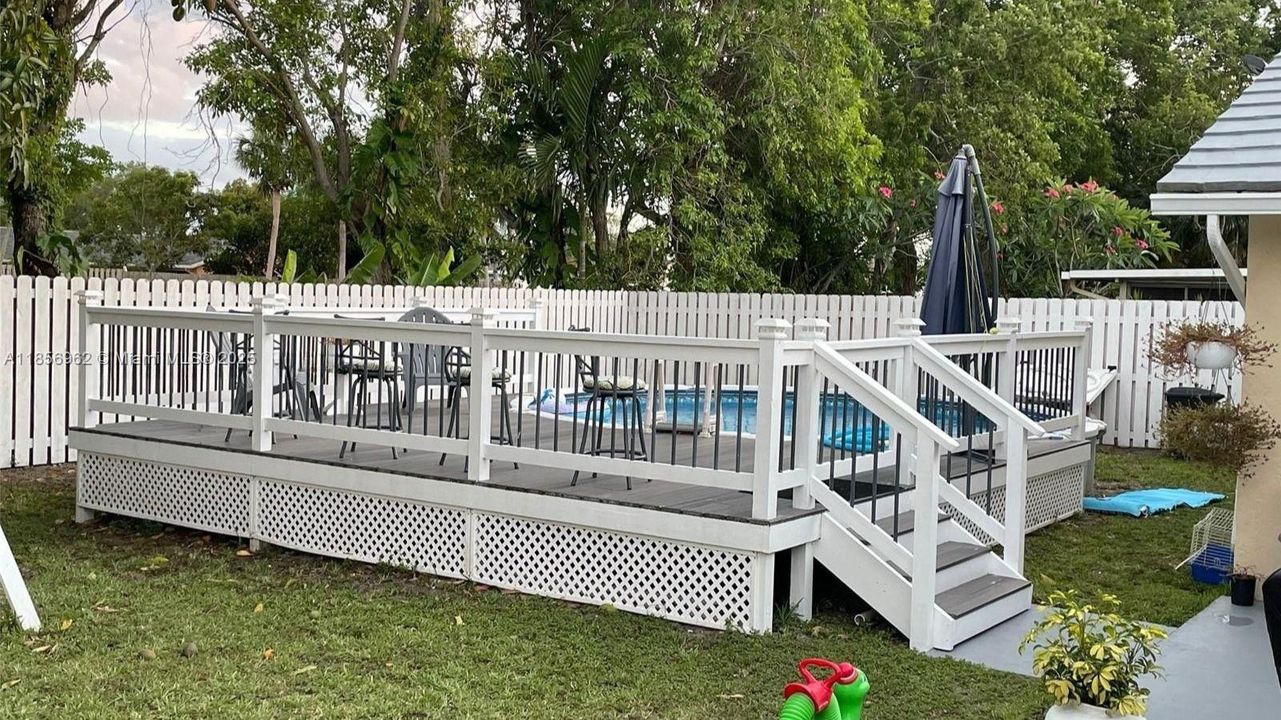 Recently Rented: $2,950 (3 beds, 2 baths, 1570 Square Feet)