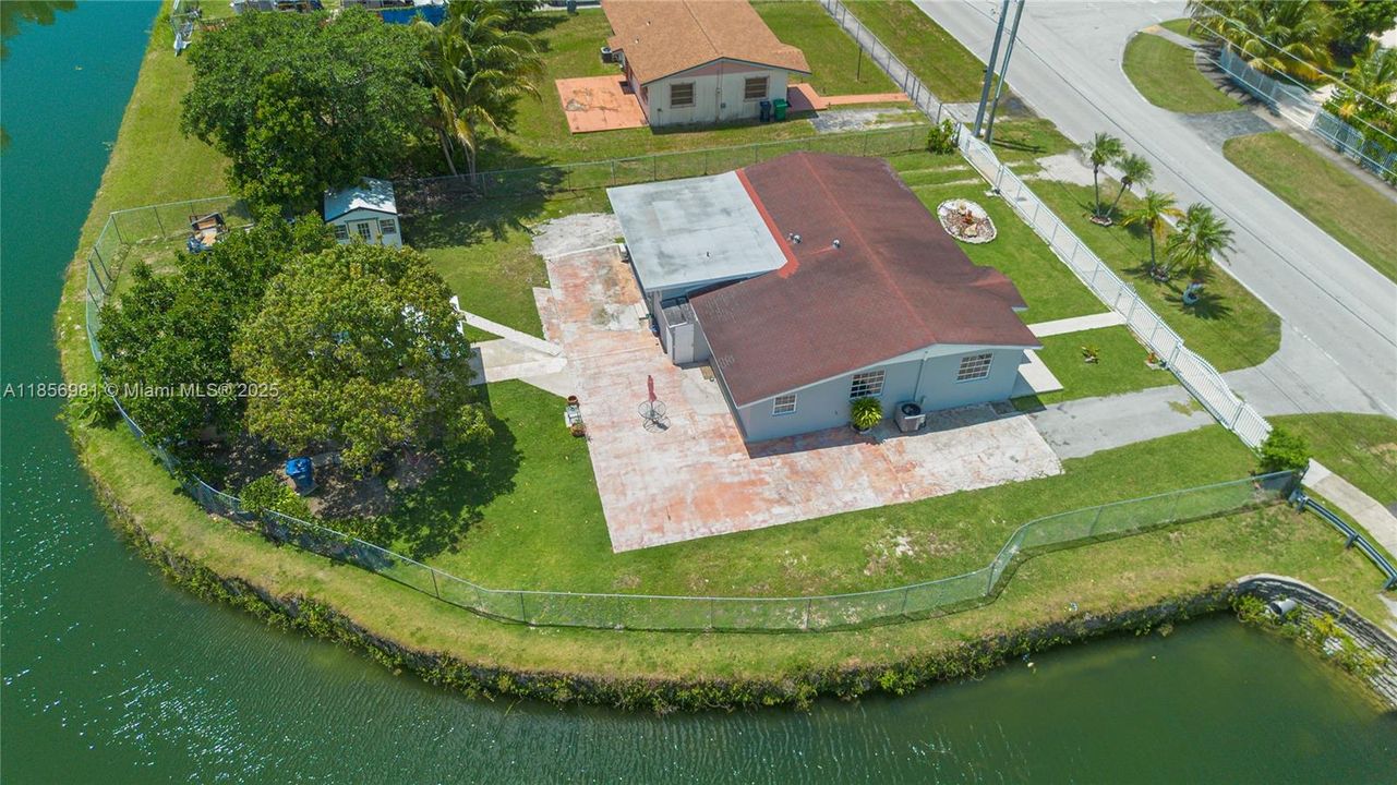 Недавно продано: $650,000 (4 спален, 2 ванн, 1851 Квадратных фут)