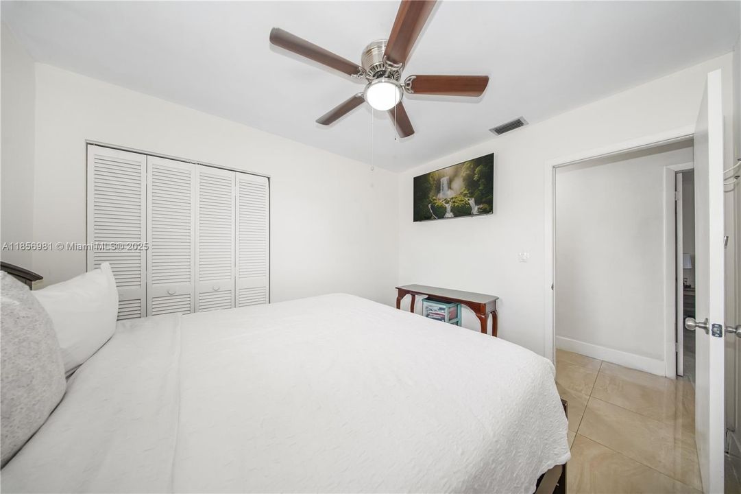 Недавно продано: $650,000 (4 спален, 2 ванн, 1851 Квадратных фут)