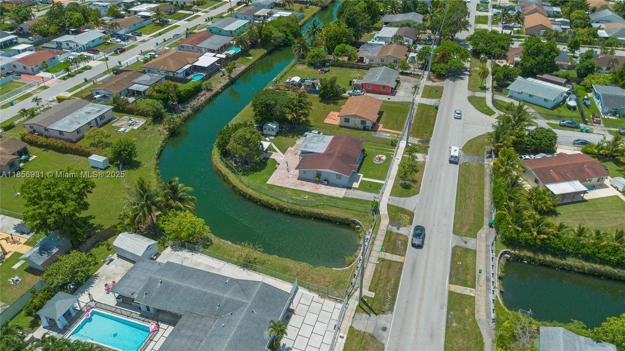 Недавно продано: $650,000 (4 спален, 2 ванн, 1851 Квадратных фут)