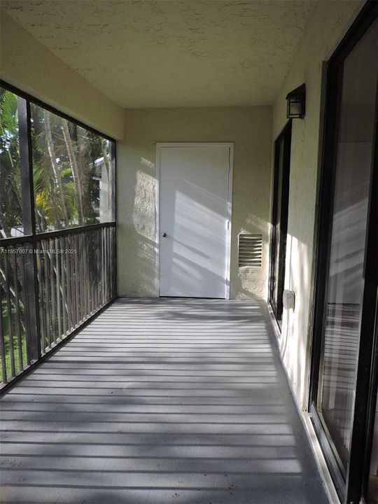 Active With Contract: $168,000 (1 beds, 1 baths, 685 Square Feet)