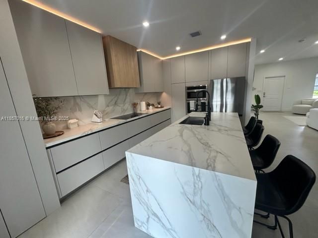 Недавно продано: $1,150,000 (4 спален, 3 ванн, 2412 Квадратных фут)