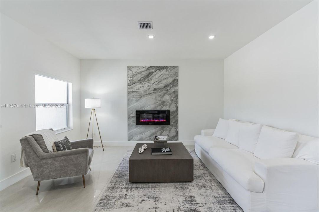 Недавно продано: $1,150,000 (4 спален, 3 ванн, 2412 Квадратных фут)