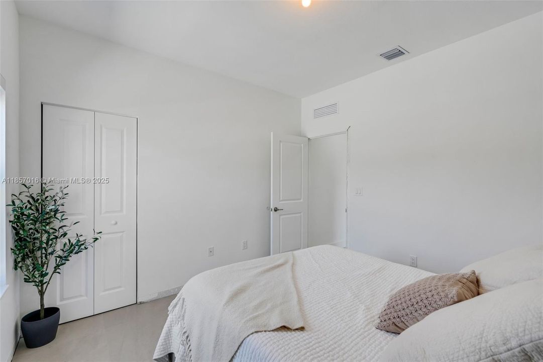 Недавно продано: $1,150,000 (4 спален, 3 ванн, 2412 Квадратных фут)