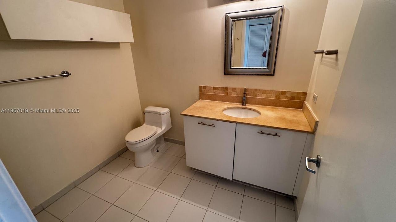 En Venta: $390,000 (1 camas, 1 baños, 664 Pies cuadrados)