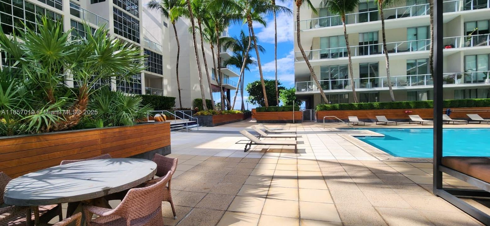 En Venta: $390,000 (1 camas, 1 baños, 664 Pies cuadrados)