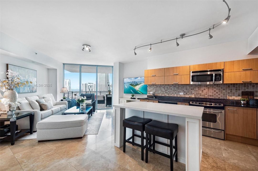 待售: $419,900 (1 贝兹, 1 浴室, 768 平方英尺)