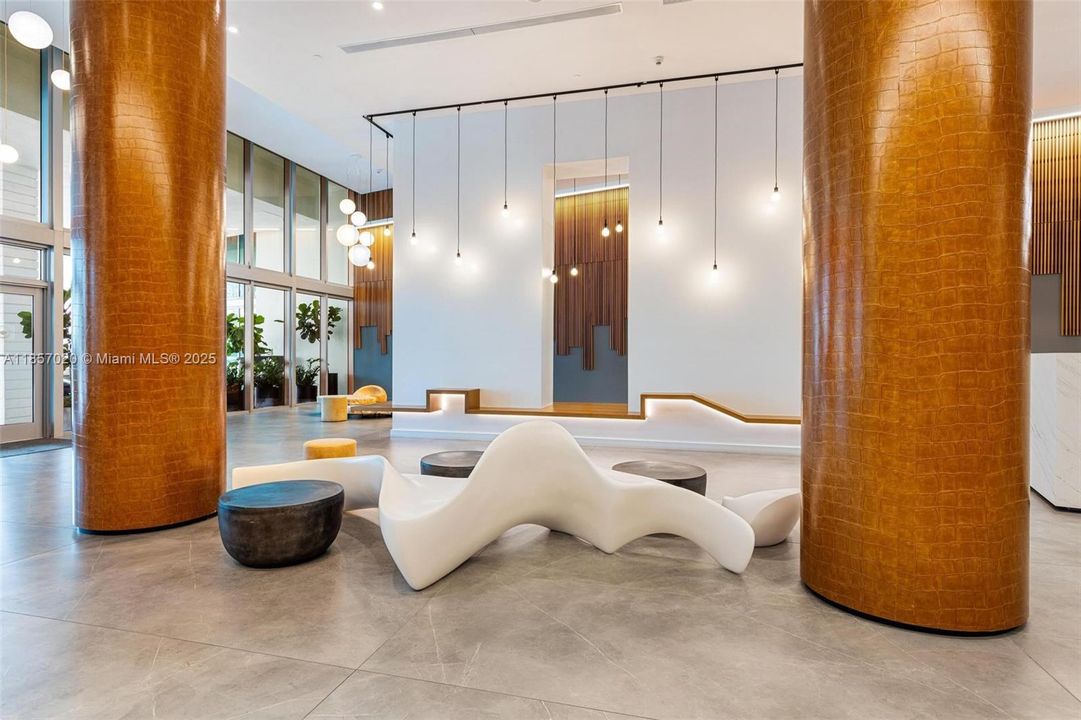 待售: $419,900 (1 贝兹, 1 浴室, 768 平方英尺)