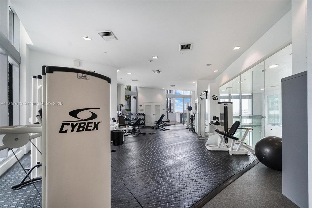 待售: $419,900 (1 贝兹, 1 浴室, 768 平方英尺)