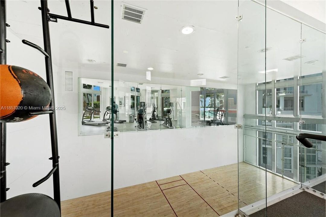 待售: $419,900 (1 贝兹, 1 浴室, 768 平方英尺)