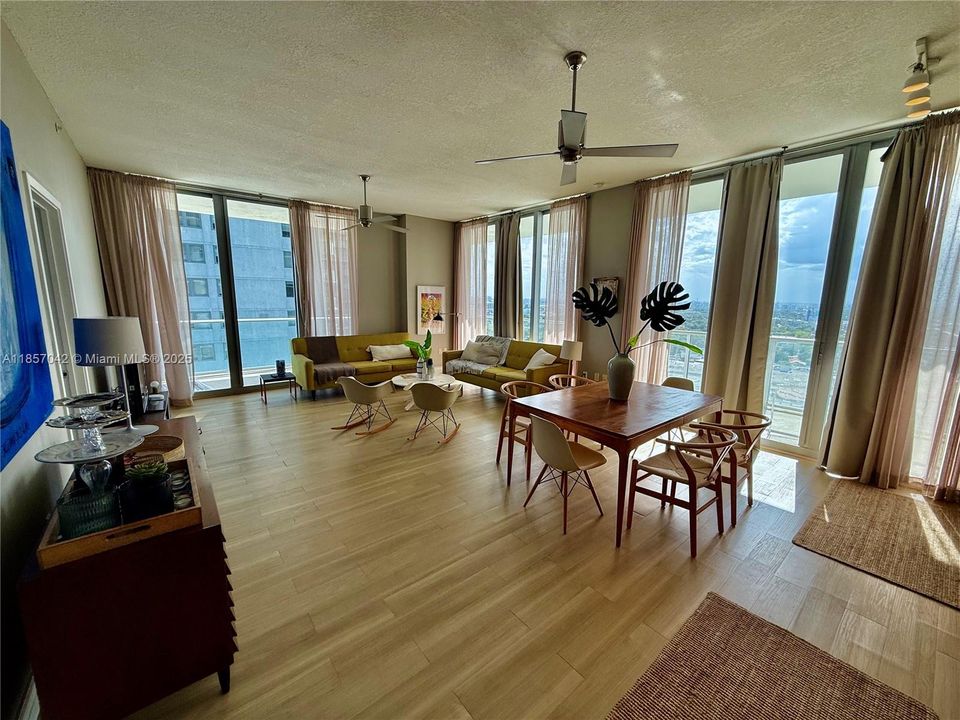 Recently Rented: $4,250 (2 beds, 2 baths, 1087 Square Feet)