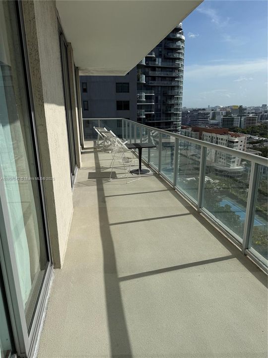 Recently Rented: $4,250 (2 beds, 2 baths, 1087 Square Feet)