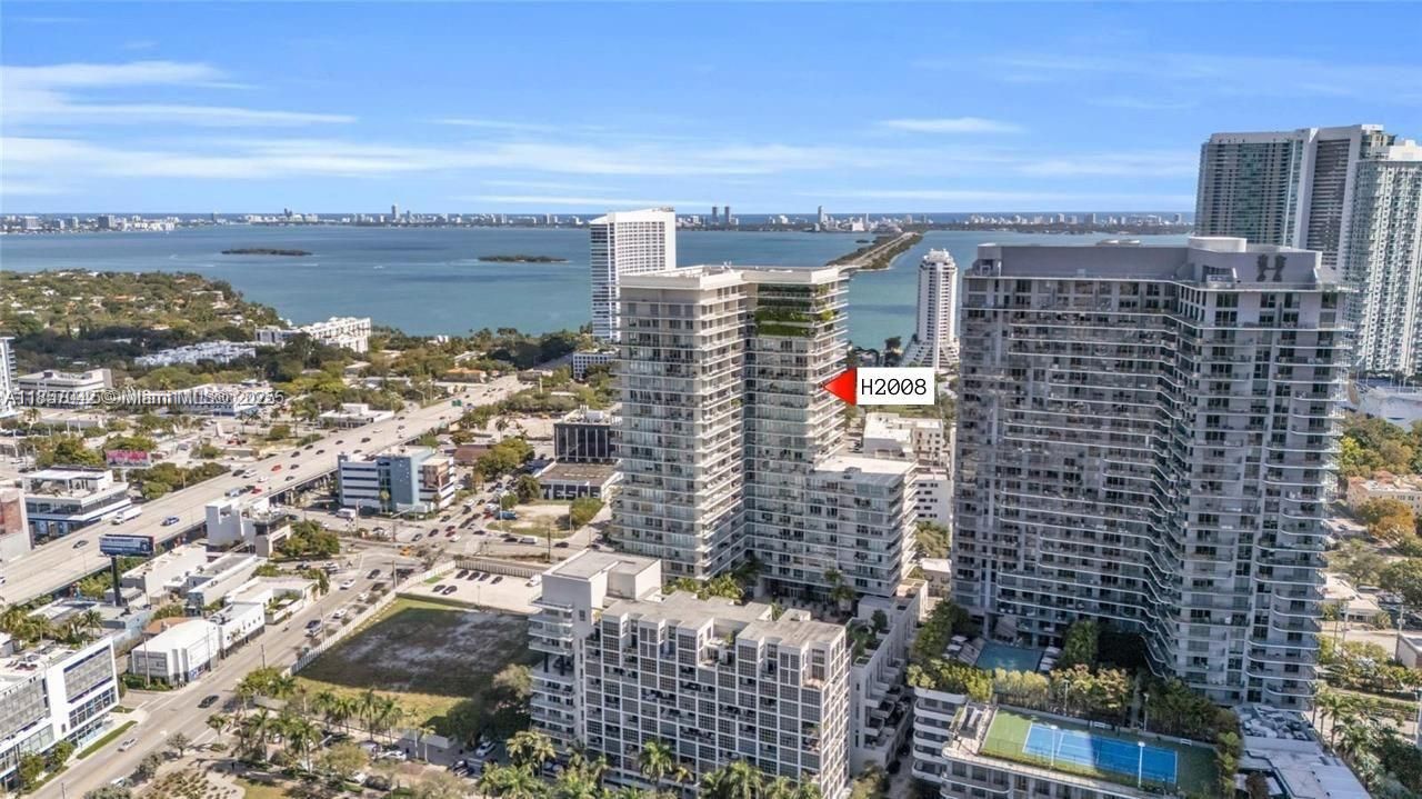 Recently Rented: $4,250 (2 beds, 2 baths, 1087 Square Feet)