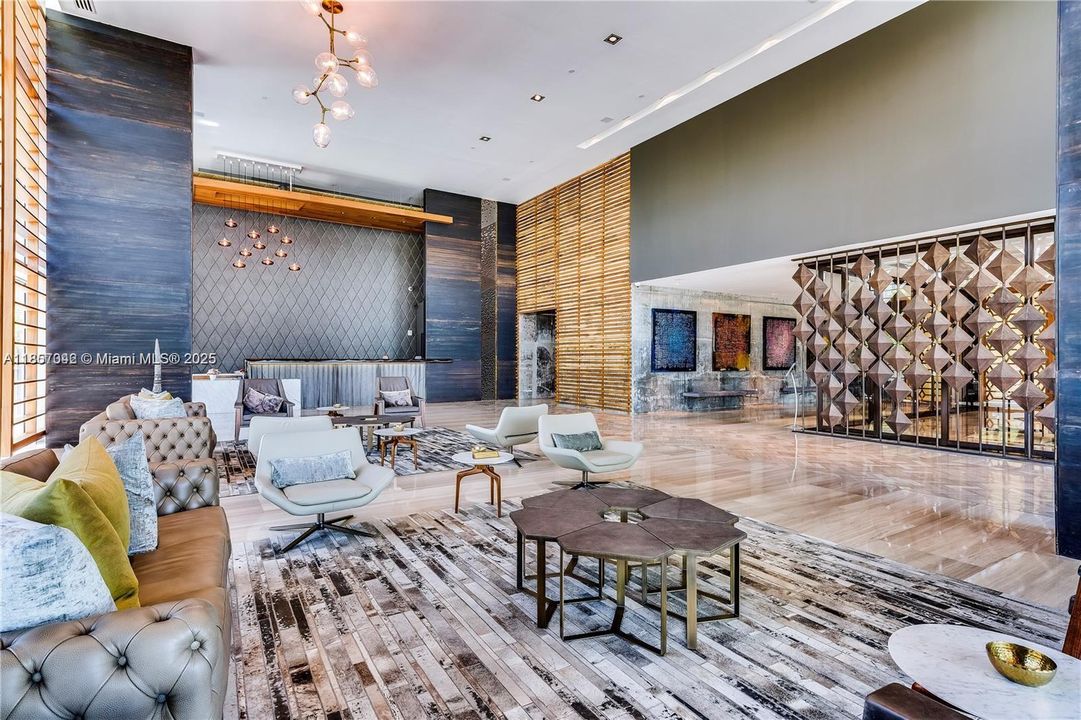 Recently Rented: $4,250 (2 beds, 2 baths, 1087 Square Feet)