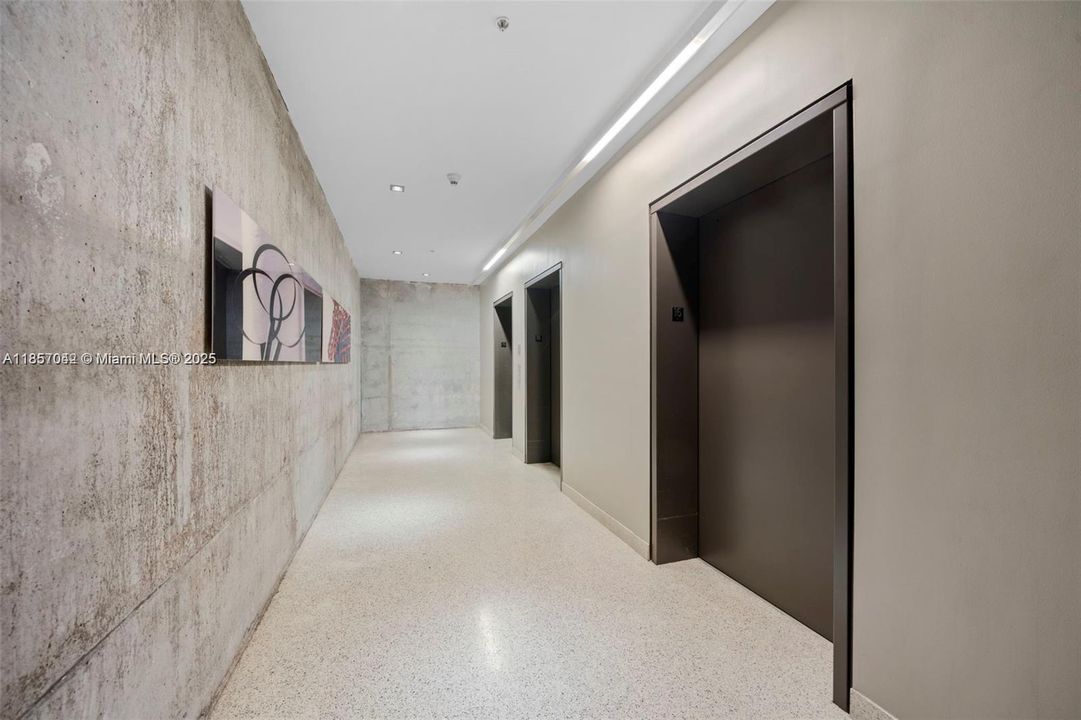 Recently Rented: $4,250 (2 beds, 2 baths, 1087 Square Feet)