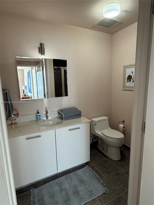 Recently Rented: $4,250 (2 beds, 2 baths, 1087 Square Feet)