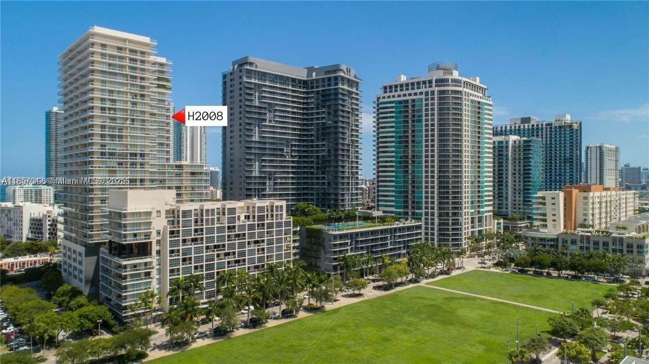 Recently Rented: $4,250 (2 beds, 2 baths, 1087 Square Feet)