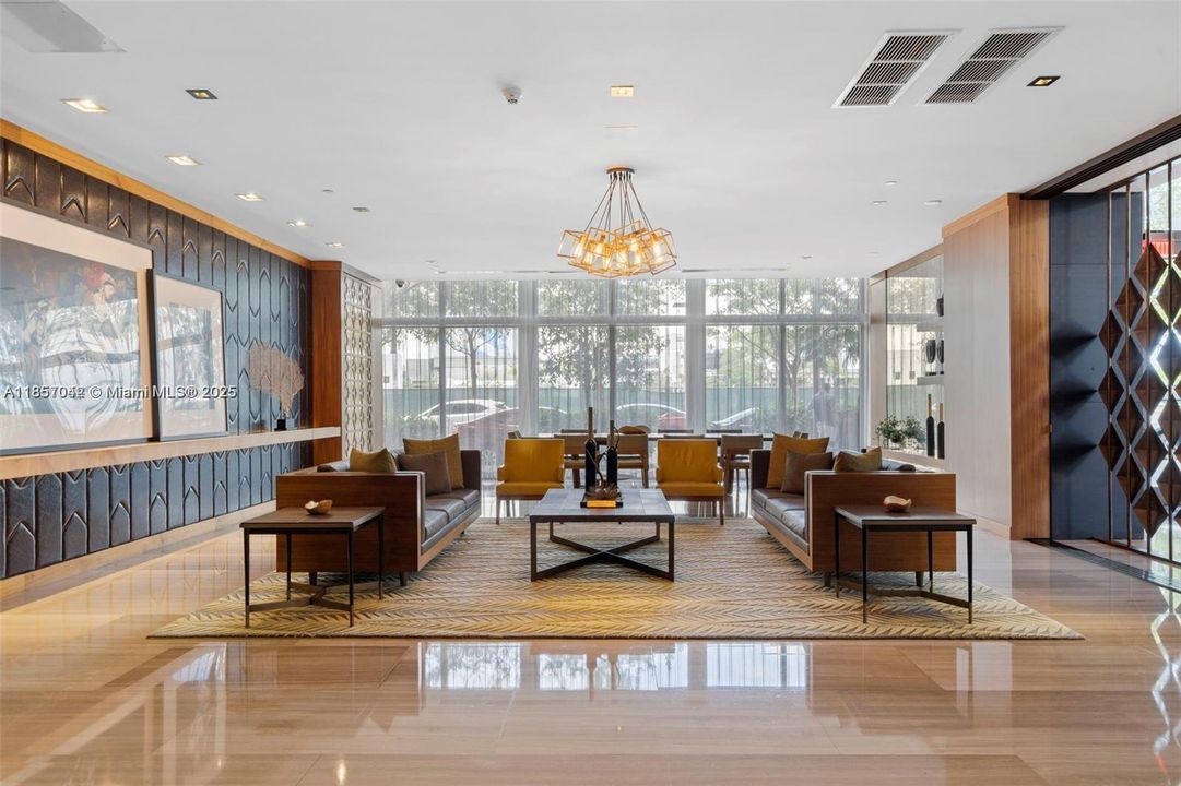 Recently Rented: $4,250 (2 beds, 2 baths, 1087 Square Feet)