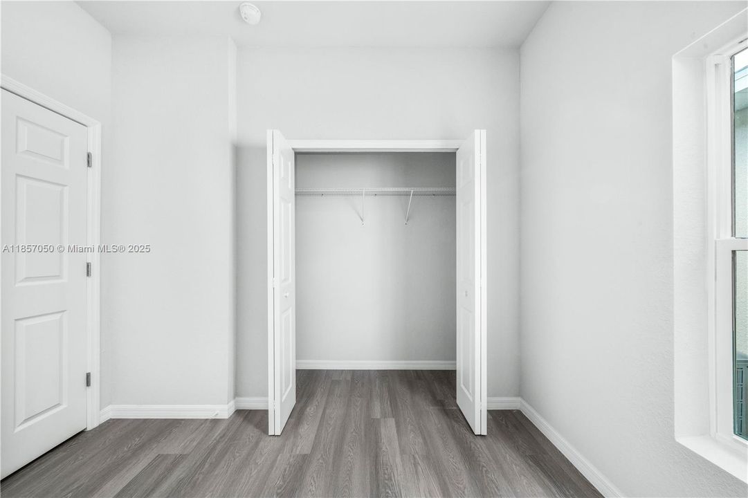 En Venta: $229,000 (3 camas, 2 baños, 1330 Pies cuadrados)