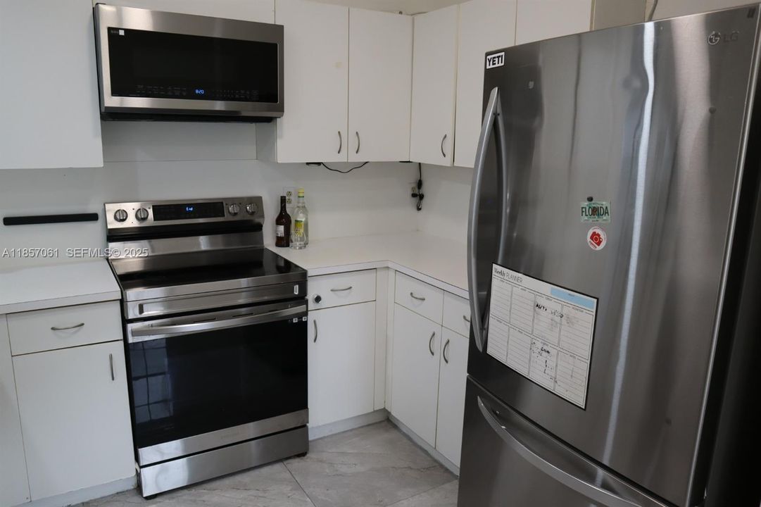 Activo con contrato: $389,900 (3 camas, 2 baños, 1239 Pies cuadrados)