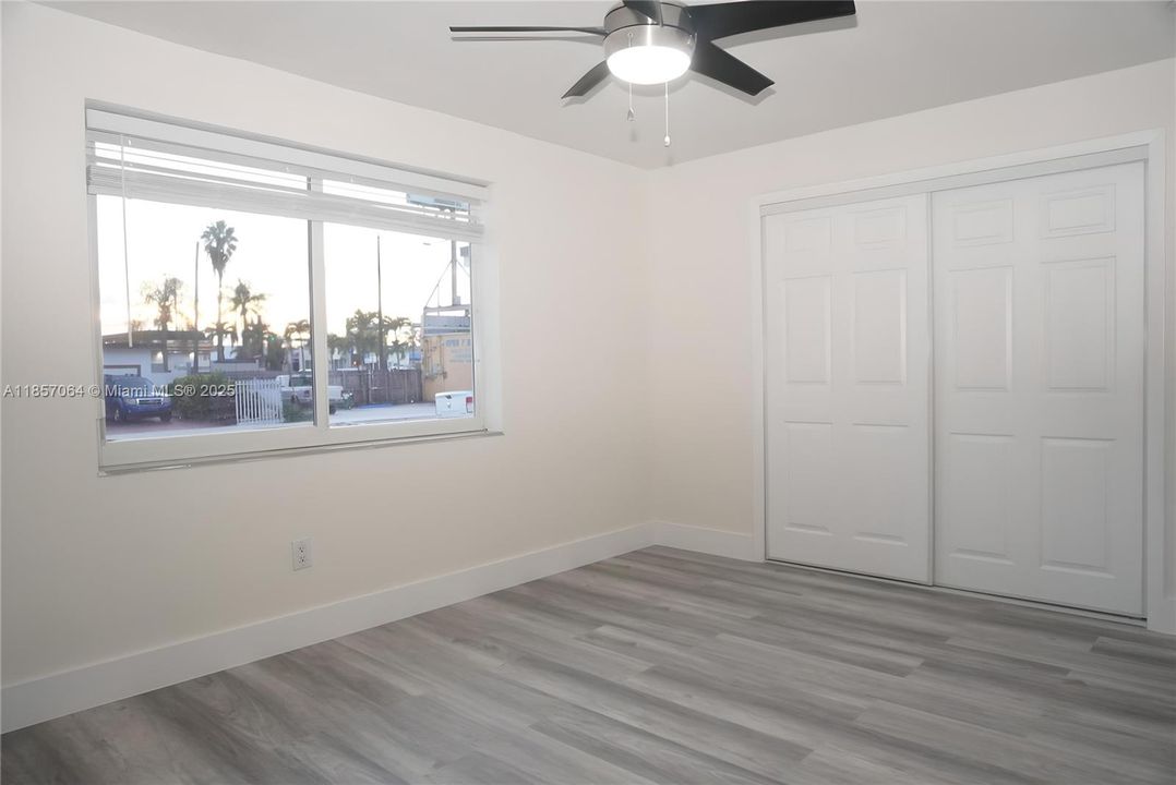 Под контрактом: $675,000 (6 спален, 5 ванн, 1768 Квадратных фут)