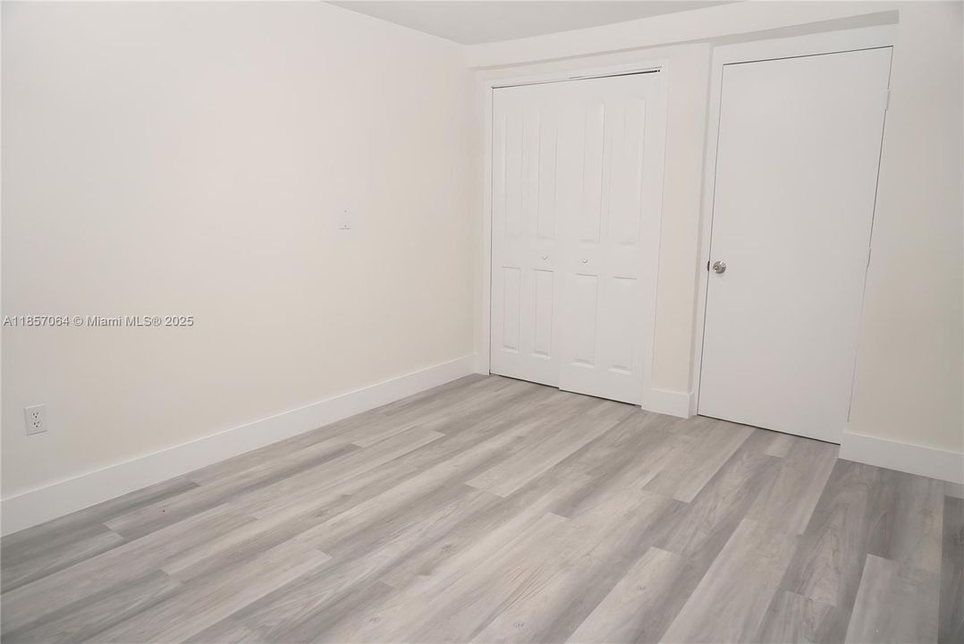 Под контрактом: $675,000 (6 спален, 5 ванн, 1768 Квадратных фут)