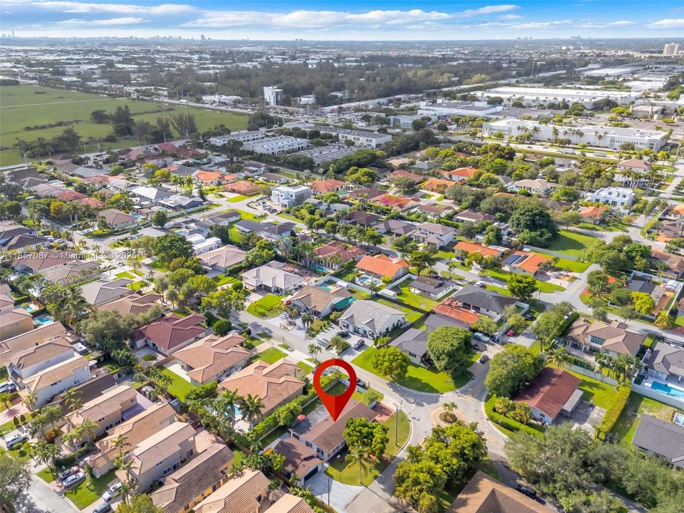 For Sale: $1,079,999 (4 beds, 3 baths, 1748 Square Feet)