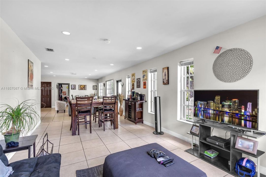 For Sale: $1,079,999 (4 beds, 3 baths, 1748 Square Feet)