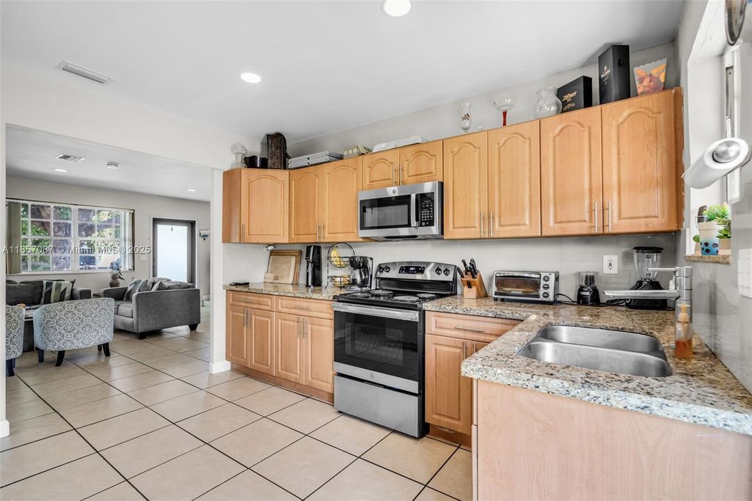 For Sale: $1,079,999 (4 beds, 3 baths, 1748 Square Feet)