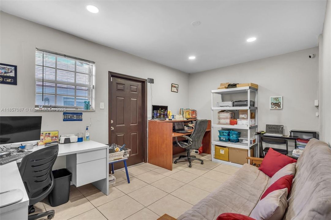 For Sale: $1,079,999 (4 beds, 3 baths, 1748 Square Feet)