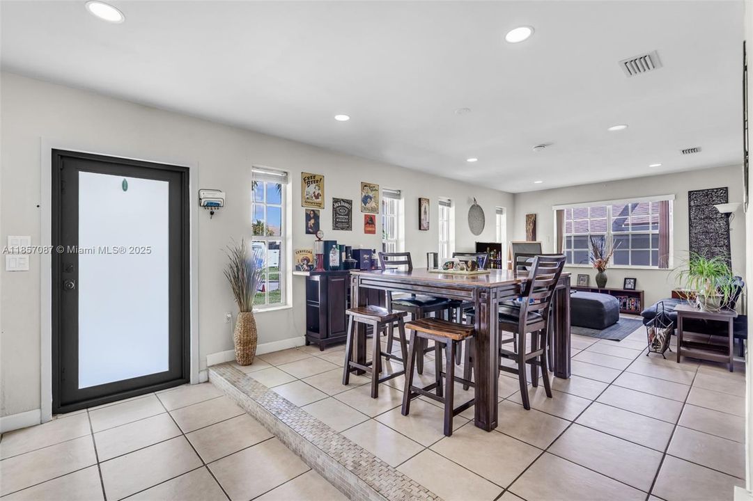 For Sale: $1,079,999 (4 beds, 3 baths, 1748 Square Feet)