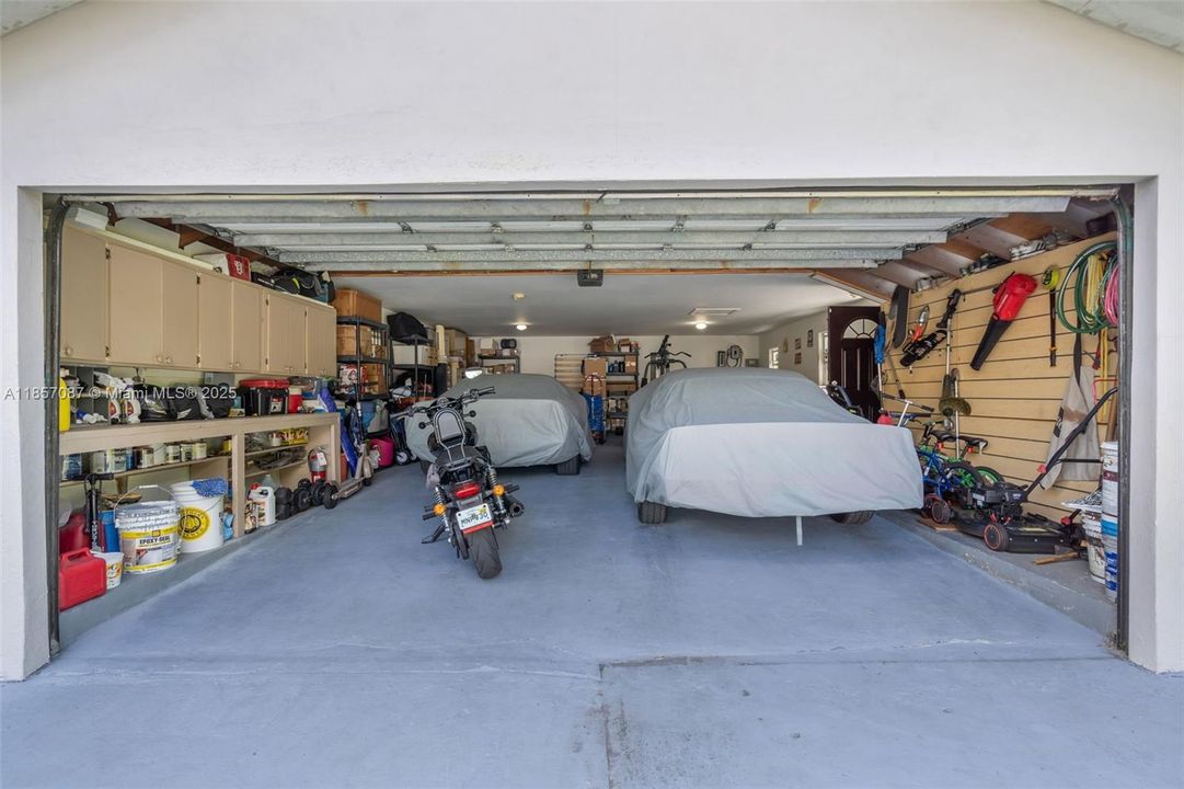 For Sale: $1,079,999 (4 beds, 3 baths, 1748 Square Feet)