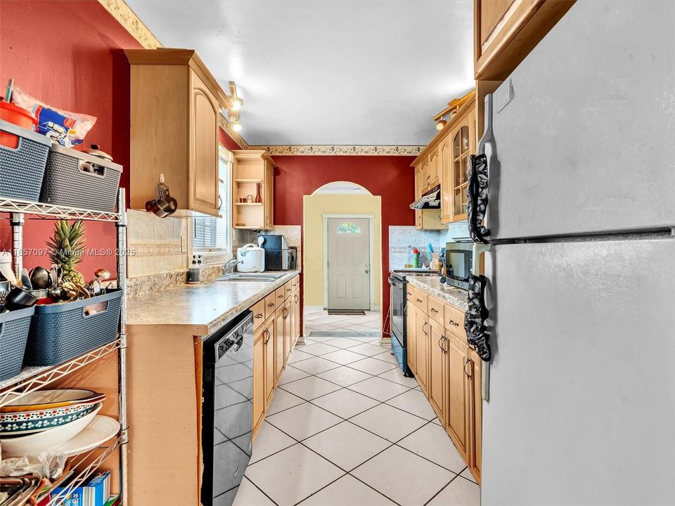 Недавно продано: $529,900 (3 спален, 2 ванн, 1644 Квадратных фут)