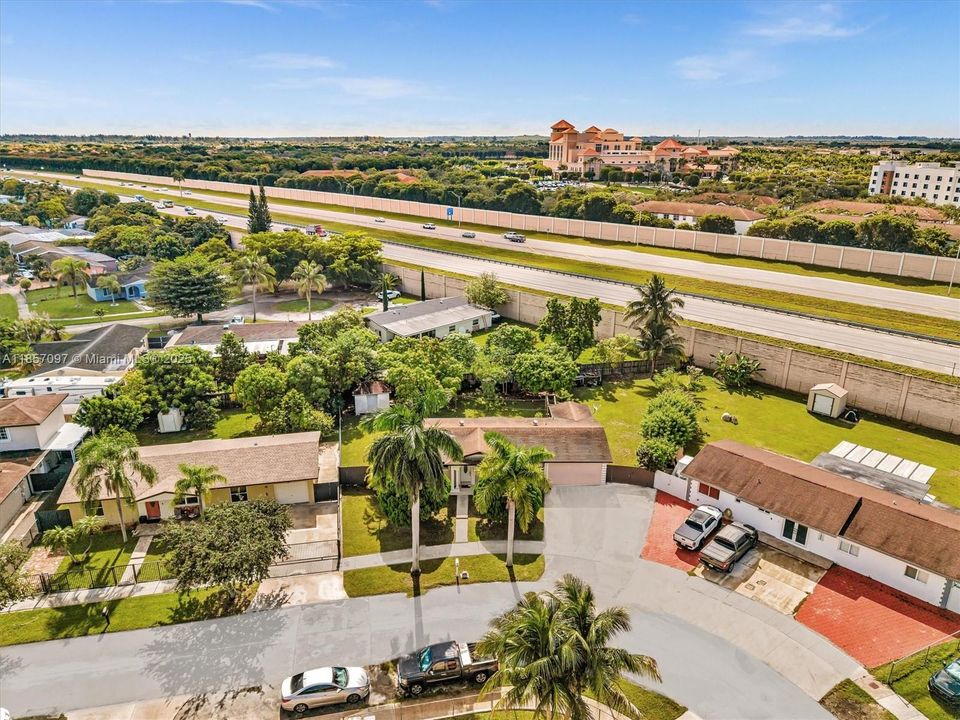 Недавно продано: $529,900 (3 спален, 2 ванн, 1644 Квадратных фут)