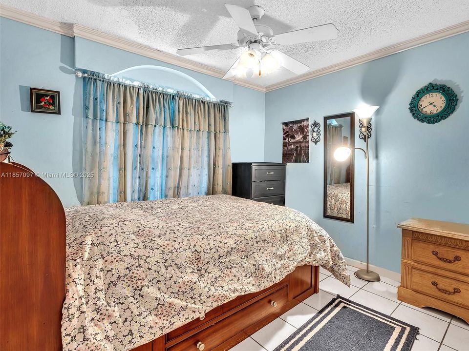 Недавно продано: $529,900 (3 спален, 2 ванн, 1644 Квадратных фут)