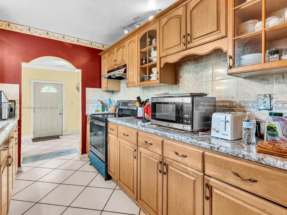 Недавно продано: $529,900 (3 спален, 2 ванн, 1644 Квадратных фут)